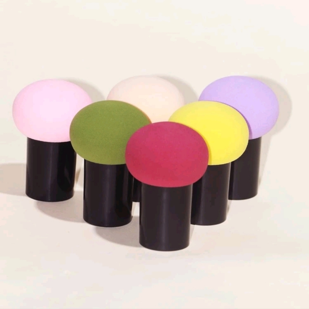 Set! 3 Makeup Sponge Puffs w Handle